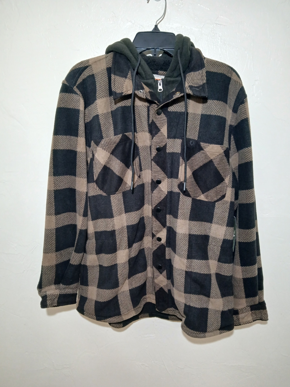 Rack Reels Sz. M Men's Black and Tan Flannel Plaid Hooded Jacket NWT